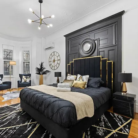 1 Min To Subway, King Bed Luxurious Airy Space Patio At 